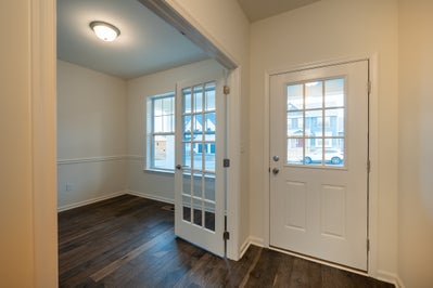 Franklyn Foyer. 3br New Home in Mountain Top, PA
