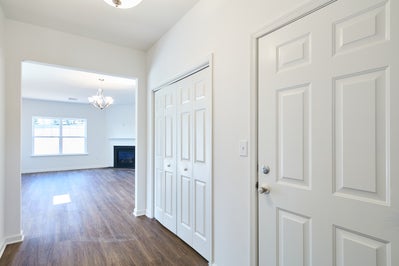 RE-23 Foyer. 3br New Home in Drums, PA